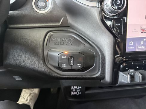 Used 2025 RAM 2500 Big Horn AWD/4WD image 23