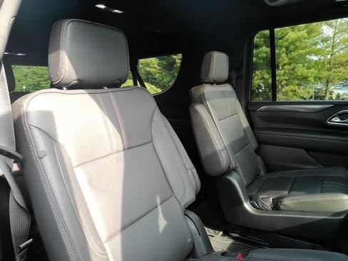 Used 2023 Chevrolet Suburban RST w/ Luxury Package AWD/4WD image 23