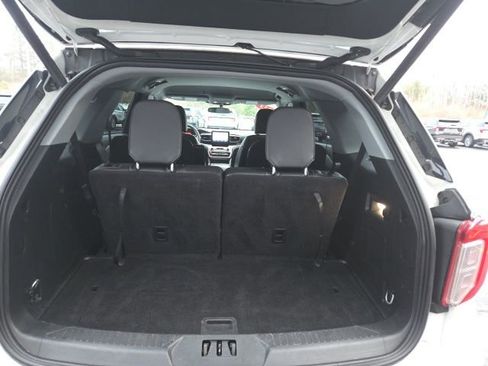 Used 2023 Ford Explorer XLT w/ Equipment Group 202A image 29