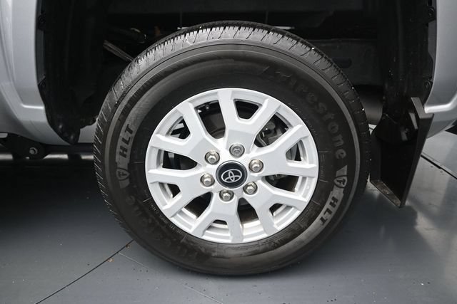 Used 2024 Toyota Tacoma SR5 AWD/4WD image 10