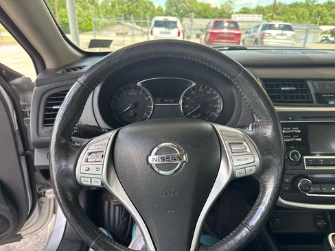 Used 2016 Nissan Altima 2.5 SL w/ Moonroof Package FWD image 4