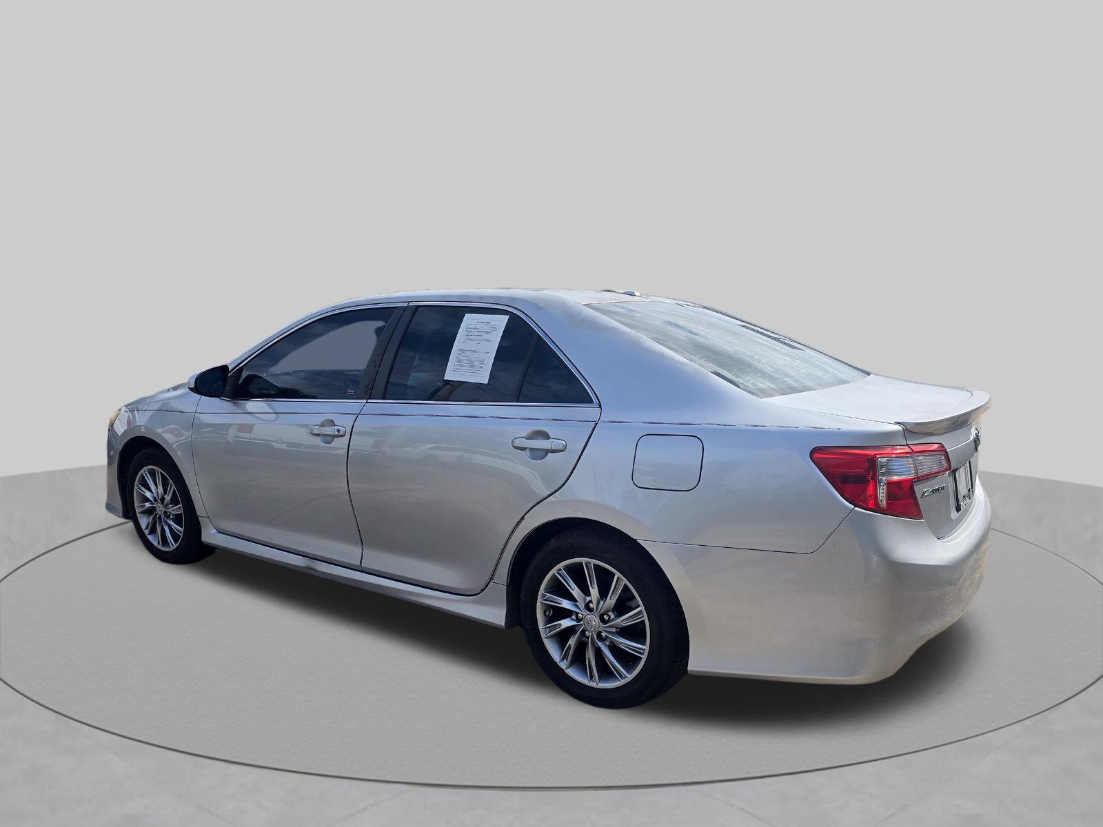 Used 2012 Toyota Camry SE FWD image 9