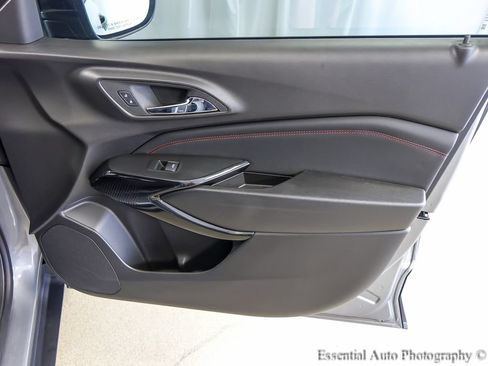 Used 2025 Chevrolet Trax RS FWD image 22
