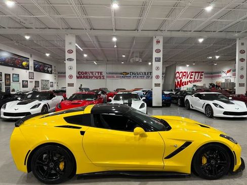 Used 2016 Chevrolet Corvette Stingray Coupe RWD image 6