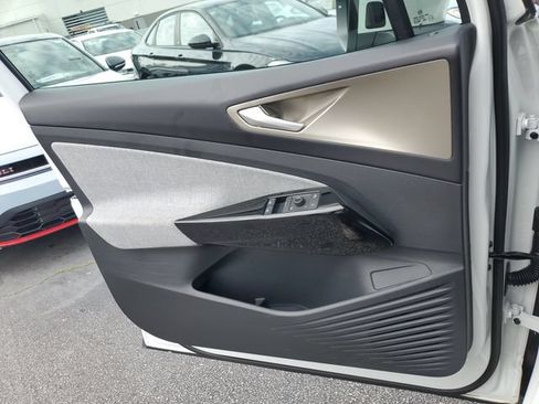 Certified 2025 Volkswagen ID.4 Pro RWD image 29