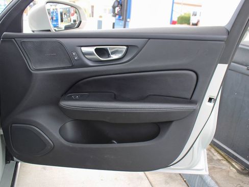 Used 2020 Volvo V60 T5 Momentum w/ Protection Package Premier image 47