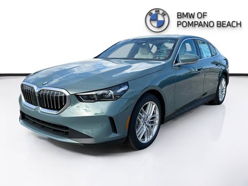 New 2025 BMW 530i RWD image 3