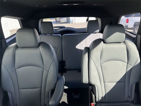 Used 2022 Buick Enclave Essence image 32