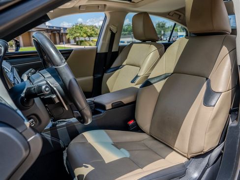 Used 2019 Lexus ES 350 w/ Premium Package FWD image 25