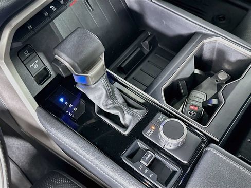 Certified 2025 Toyota Tundra Limited AWD/4WD image 17