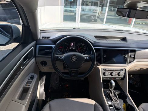 Used 2019 Volkswagen Atlas SE w/ Towing Package AWD/4WD image 14