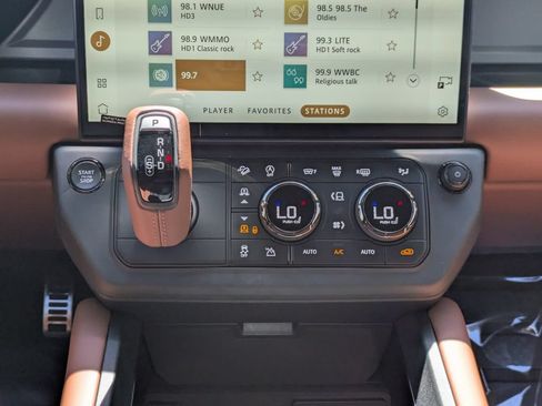New 2026 Land Rover Defender 110 OCTA AWD/4WD image 20