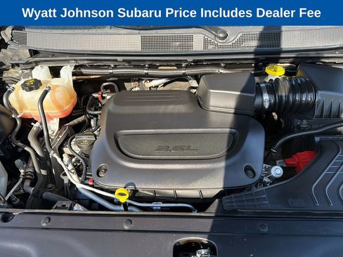 Used 2022 Chrysler Pacifica Touring-L FWD image 13