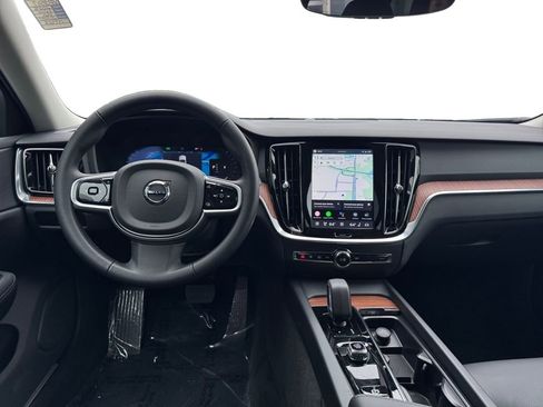 Certified 2025 Volvo V60 B5 Cross Country Plus AWD/4WD image 27