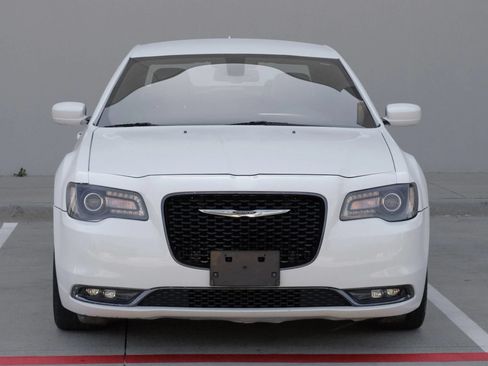 Used 2016 Chrysler 300 S RWD image 5