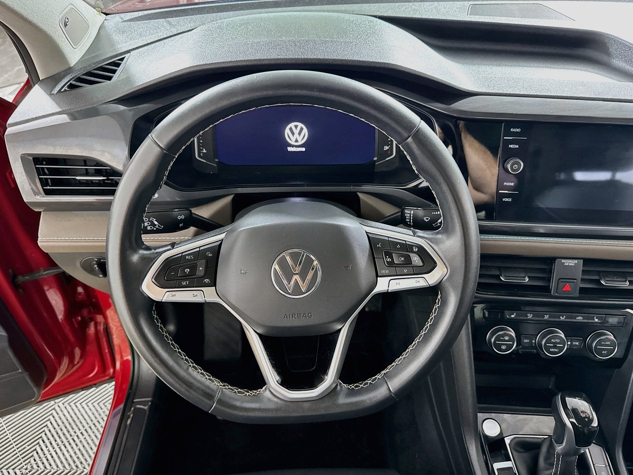 Used 2023 Volkswagen Taos SEL AWD/4WD image 16