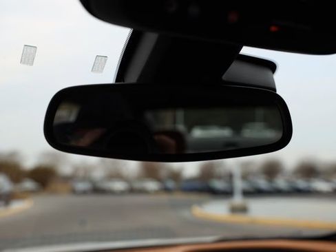 Used 2016 Chevrolet Impala LTZ w/ Enhanced Convenience Package image 37