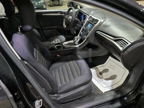 Used 2014 Ford Fusion SE FWD image 30