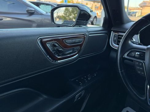 Used 2017 Lincoln Continental Reserve w/ Climate Package image 18