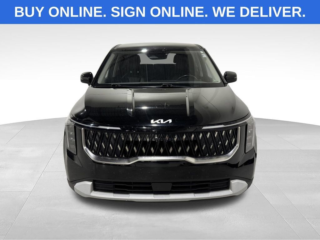 Used 2025 Kia Carnival FWD image 11