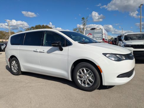 New 2026 Chrysler Voyager LX image 2