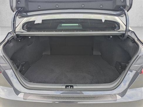 Used 2025 Toyota Camry SE image 17