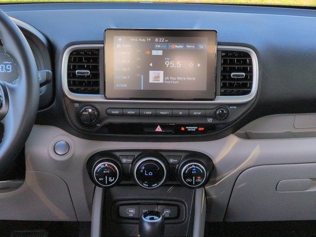 Used 2025 Hyundai Venue SEL FWD image 17