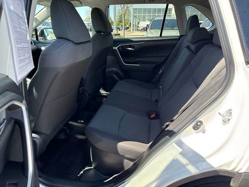 Used 2024 Toyota RAV4 XLE AWD/4WD image 16