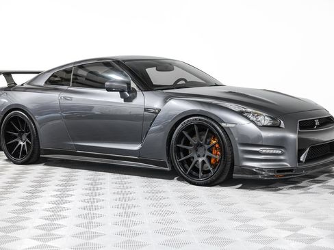Used 2013 Nissan GT-R Premium AWD/4WD image 5