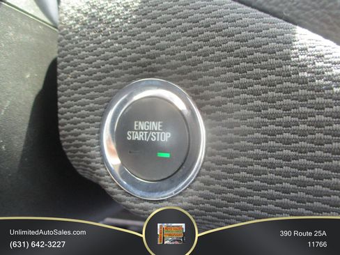 Used 2017 Chevrolet Cruze LT w/ Convenience Package FWD image 9