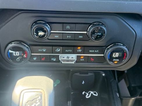 Used 2025 Ford Bronco Outer Banks AWD/4WD image 19