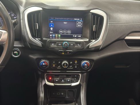 Used 2022 GMC Terrain SLE w/ Driver Convenience Package image 27