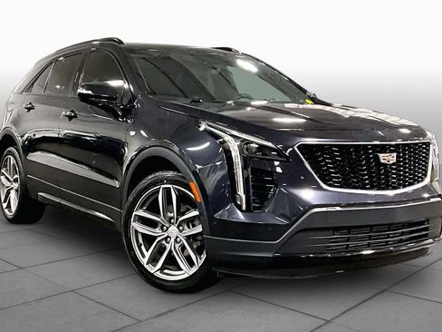 Used 2022 Cadillac XT4 Sport w/ Enhanced Visibility Package FWD image 3