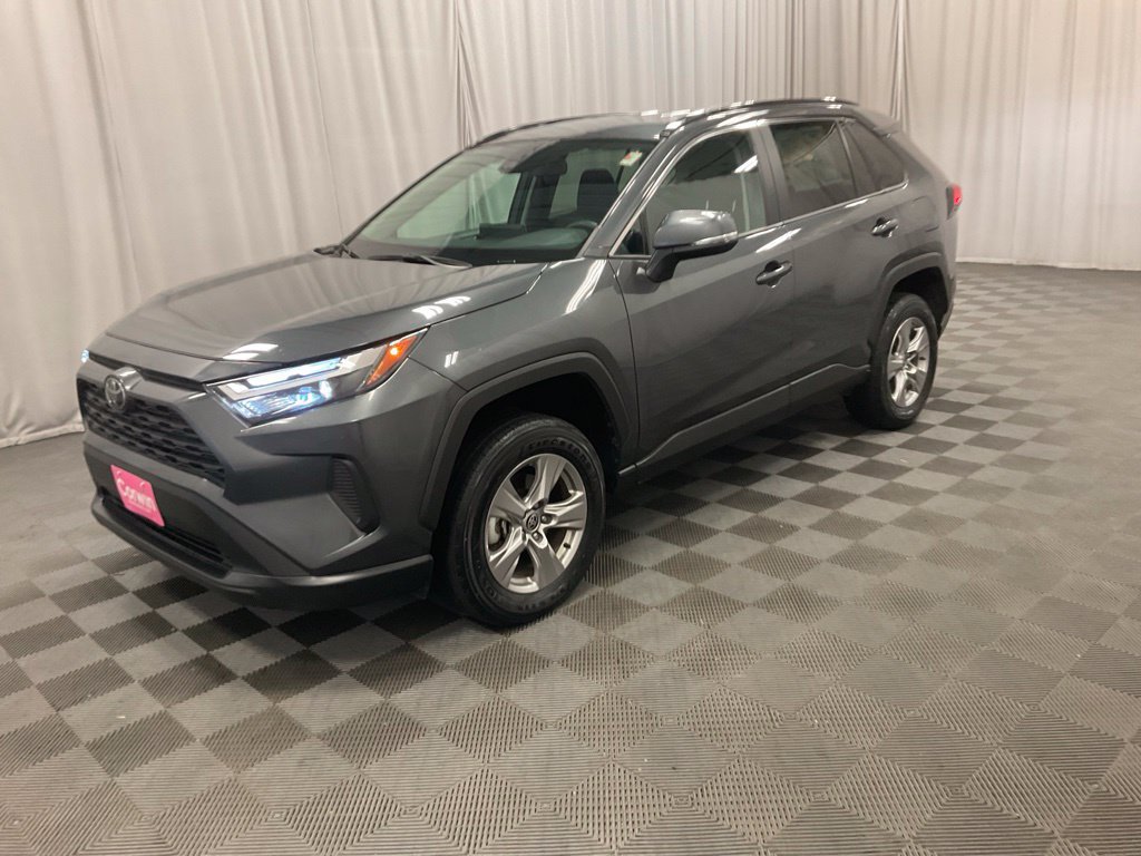Used 2025 Toyota RAV4 XLE AWD/4WD image 5