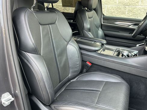 Used 2022 Jeep Wagoneer Series III w/ Convenience Group I AWD/4WD image 20
