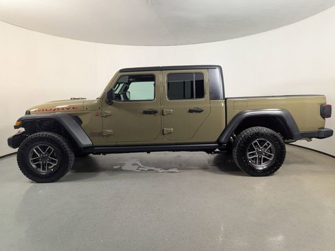 Used 2026 Jeep Gladiator Mojave AWD/4WD image 4