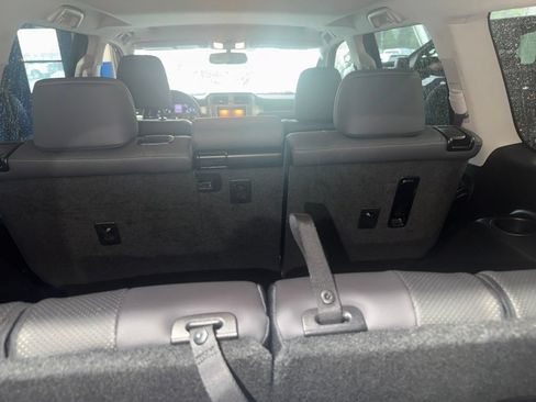 Used 2019 Lexus GX 460 w/ Navigation Package AWD/4WD image 15