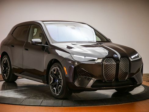 Certified 2024 BMW iX xDrive50 w/ Premium Package AWD/4WD image 6