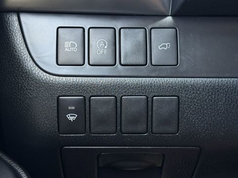 Used 2019 Toyota Highlander SE image 25