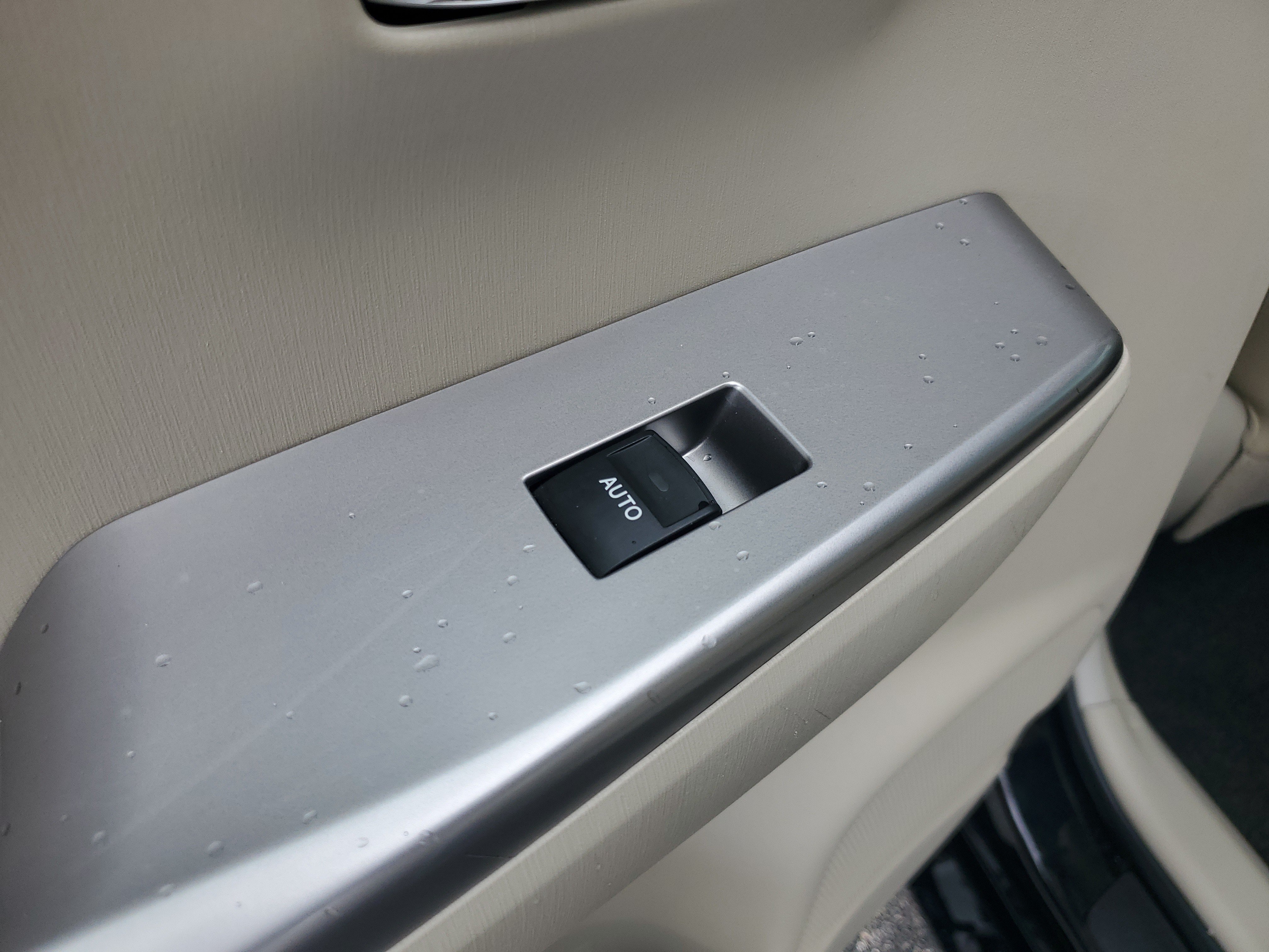 Used 2017 Toyota Prius V Four FWD image 17