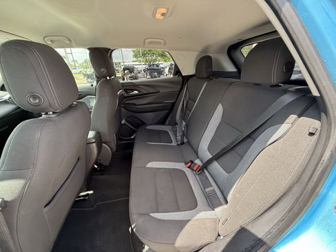 Used 2025 Chevrolet TrailBlazer LT AWD/4WD image 30