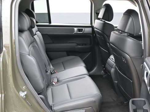 Used 2025 Hyundai Santa Fe SEL FWD image 31