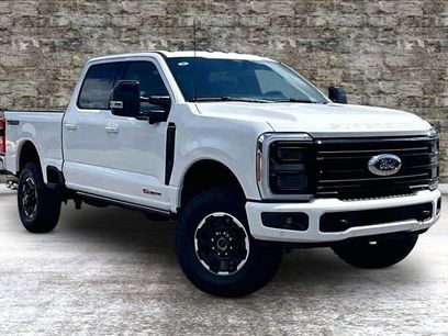New 2026 Ford F350 Platinum w/ Tremor Off-Road Package