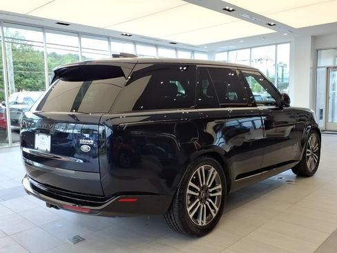 Used 2023 Land Rover Range Rover SE AWD/4WD image 8