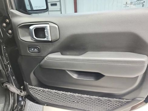 Used 2021 Jeep Wrangler Unlimited Sahara w/ Cold Weather Group AWD/4WD image 40