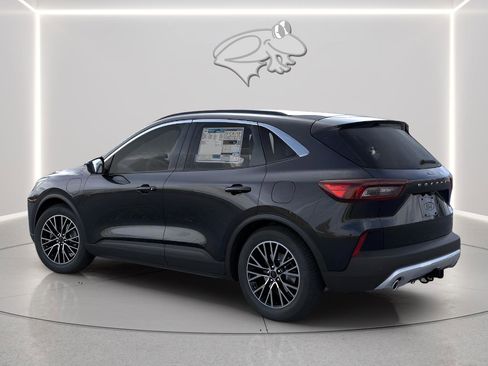 New 2025 Ford Escape SE w/ Class II Trailer Tow Package image 4