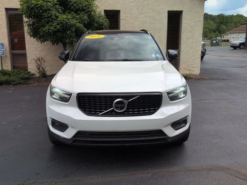 Used 2021 Volvo XC40 T5 R-Design AWD/4WD image 2
