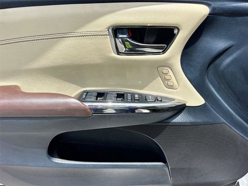 Used 2014 Toyota Avalon Limited FWD image 17