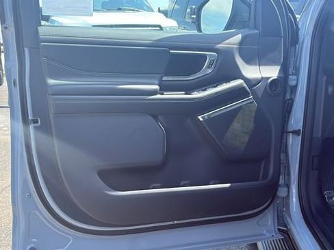 New 2026 Ford Expedition Platinum w/ Stealth Appearance Package AWD/4WD image 18