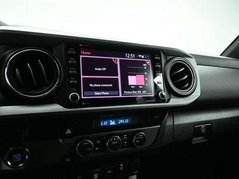Used 2022 Toyota Tacoma TRD Off-Road w/ Technology Package RWD image 15